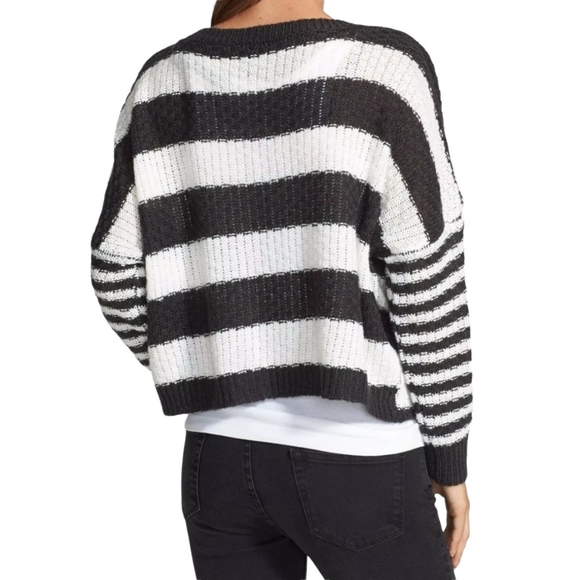Jessica Simpson Loreen Open Knit Striped Sweater in Black Stripe Womens Size XS - Picture 2 of 12